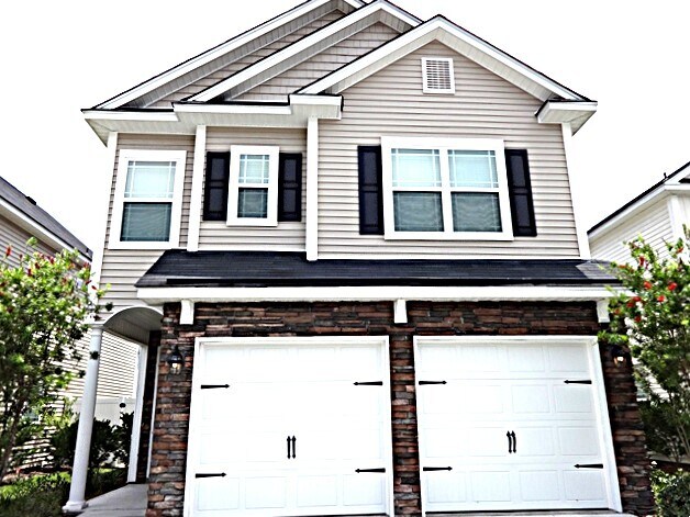 35 Summer Hill Ct in Richmond Hill, GA - Building Photo