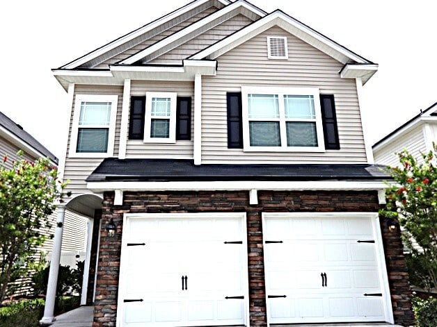 property at 35 Summer Hill Ct