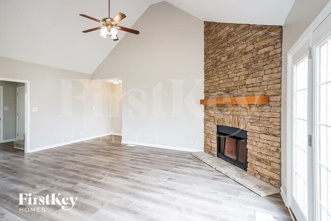 3709 Meadow Ridge Ln in Clarksville, TN - Foto de edificio - Building Photo