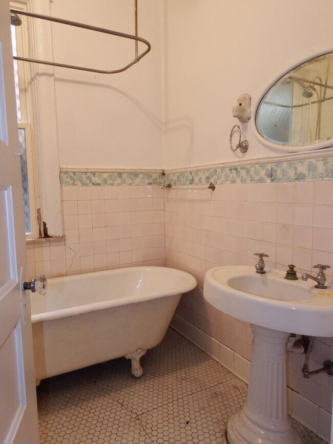 3040 St Paul St in Baltimore, MD - Building Photo - Building Photo