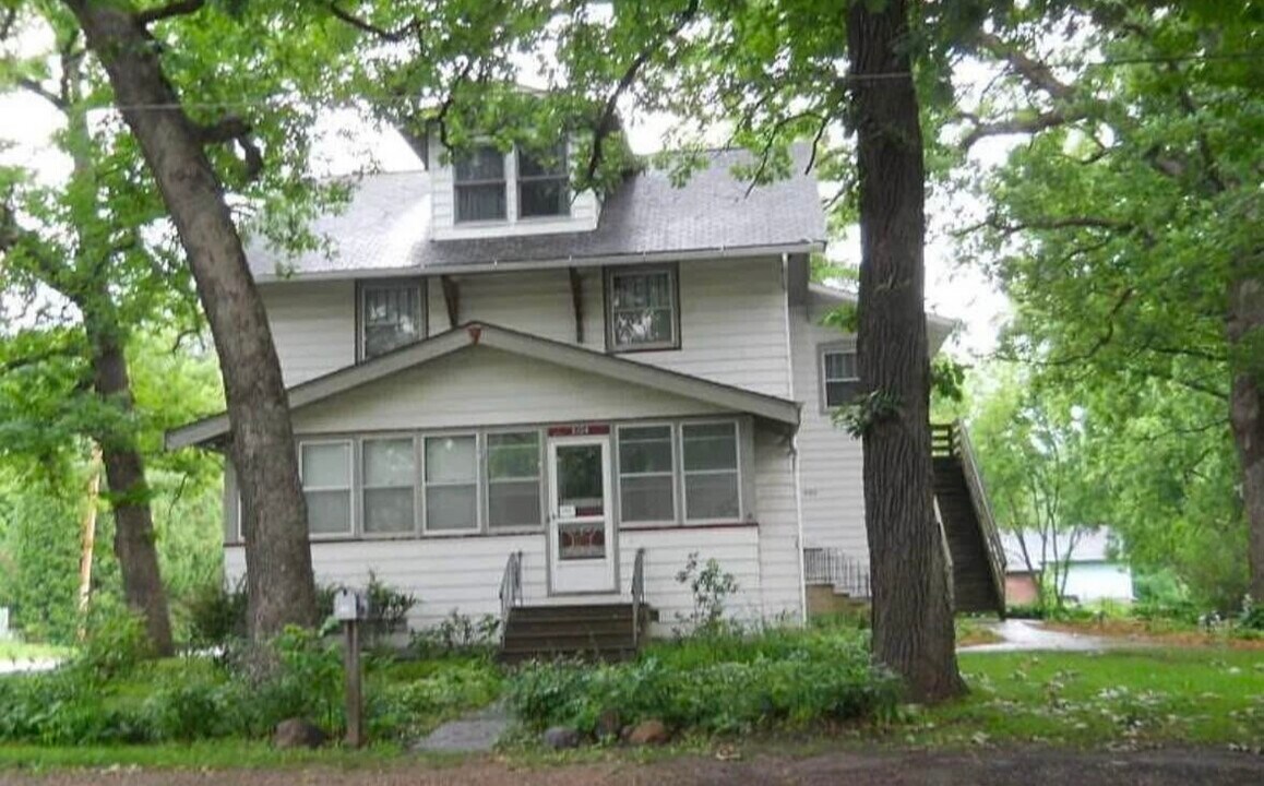 3104 Grand Blvd in Cedar Falls, IA - Foto de edificio