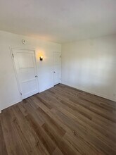 4536 N Lakewood Blvd, Unit 4540 in Long Beach, CA - Foto de edificio - Building Photo