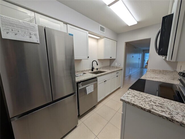 3463 Bee Ridge Rd in Sarasota, FL - Building Photo - Building Photo