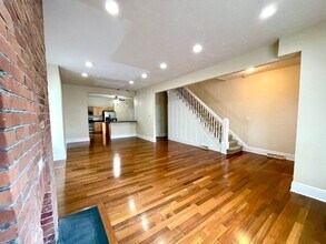 323 Augusta St in Pittsburgh, PA - Building Photo - Building Photo