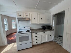 78 Central St in Brattleboro, VT - Building Photo - Building Photo