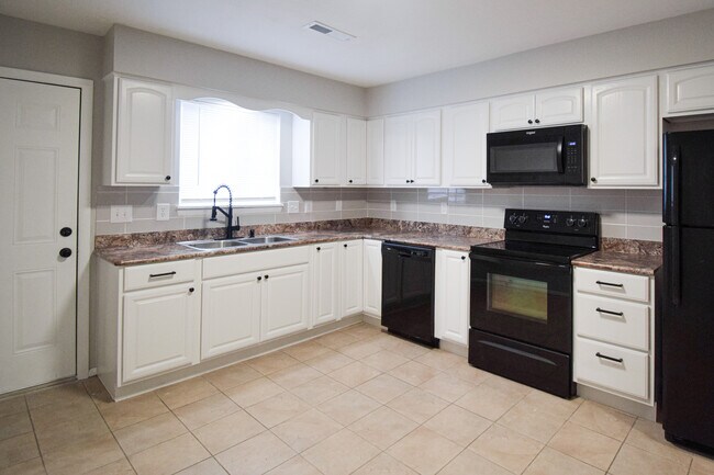 1308 SE C St in Bentonville, AR - Building Photo - Building Photo