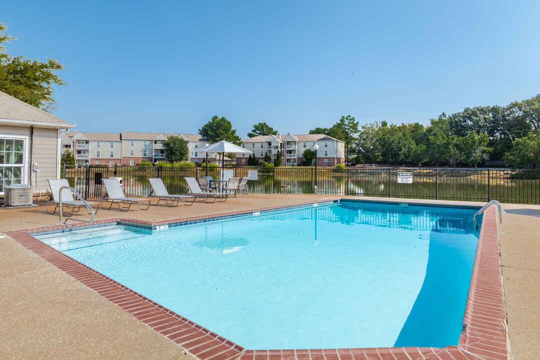 Southaven Pointe in Southaven, MS - Building Photo