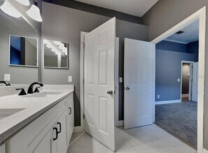 2418 Radnor Ave in Orlando, FL - Building Photo - Building Photo