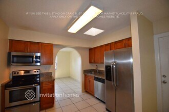 7440 Johnson St in Hollywood, FL - Foto de edificio - Building Photo