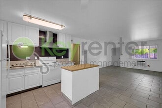 6201 Paris St in Citrus Heights, CA - Building Photo - Building Photo