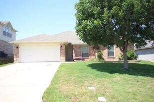 2 Wrexgate Ct in Mansfield, TX - Building Photo
