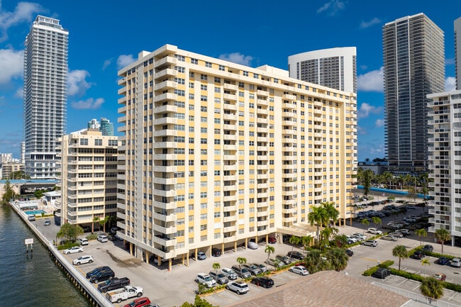 1833 S Ocean Dr
