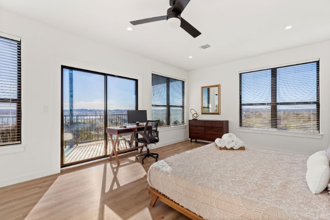 property at 1619 Lakeshore Dr