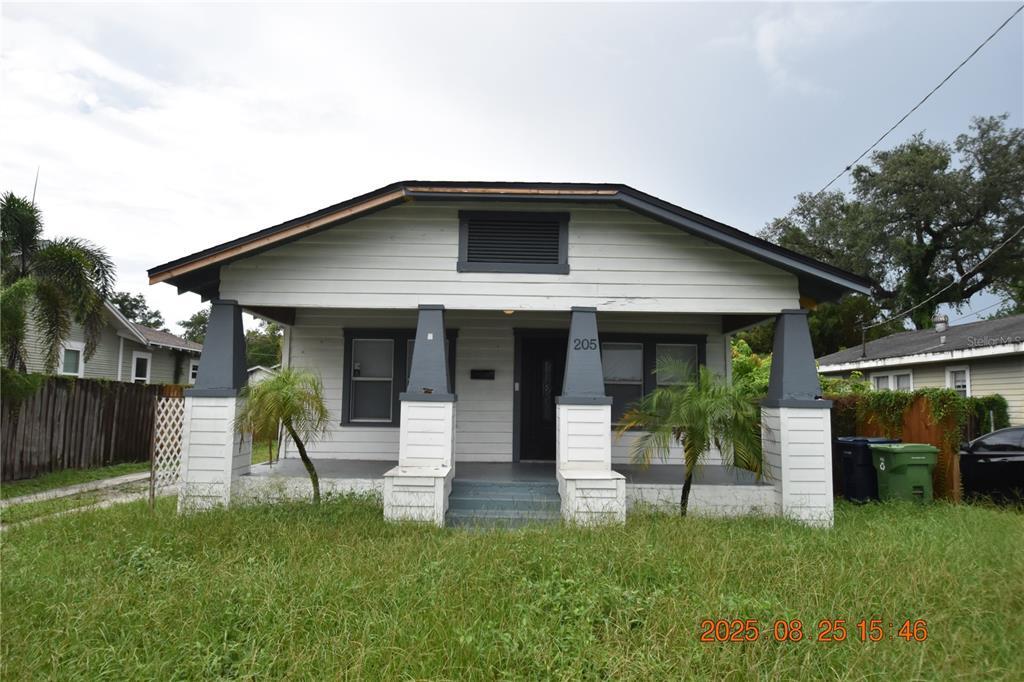 205 W Haya St in Tampa, FL - Building Photo