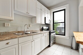 277 Crown St in New Haven, CT - Building Photo - Building Photo