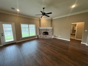 1002 Sunny Mdws in Whitehouse, TX - Building Photo - Building Photo