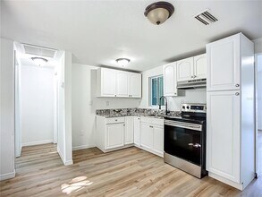 317 Jessica St S in Nokomis, FL - Building Photo - Building Photo