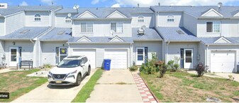 7 Sassafras Dr in Lumberton, NJ - Building Photo