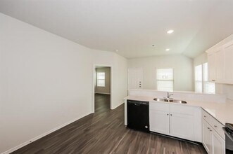 426 Sussex Dr in Everman, TX - Building Photo - Building Photo