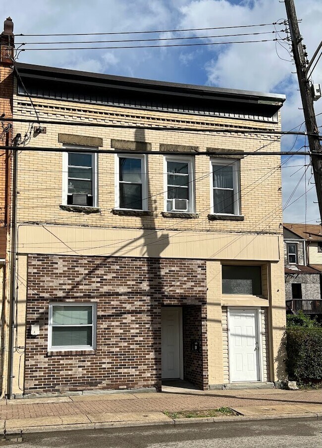 725 Monongahela Ave Rentals in Glassport, PA