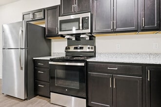 Broad River Village in Beaufort, SC - Building Photo - Building Photo