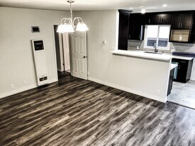 1526 Corinth Ave in Los Angeles, CA - Building Photo