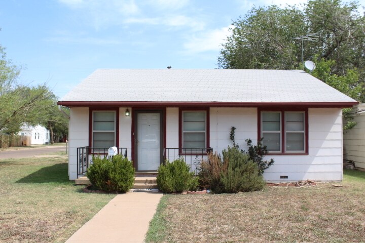 2724 37th St in Lubbock, TX - Building Photo