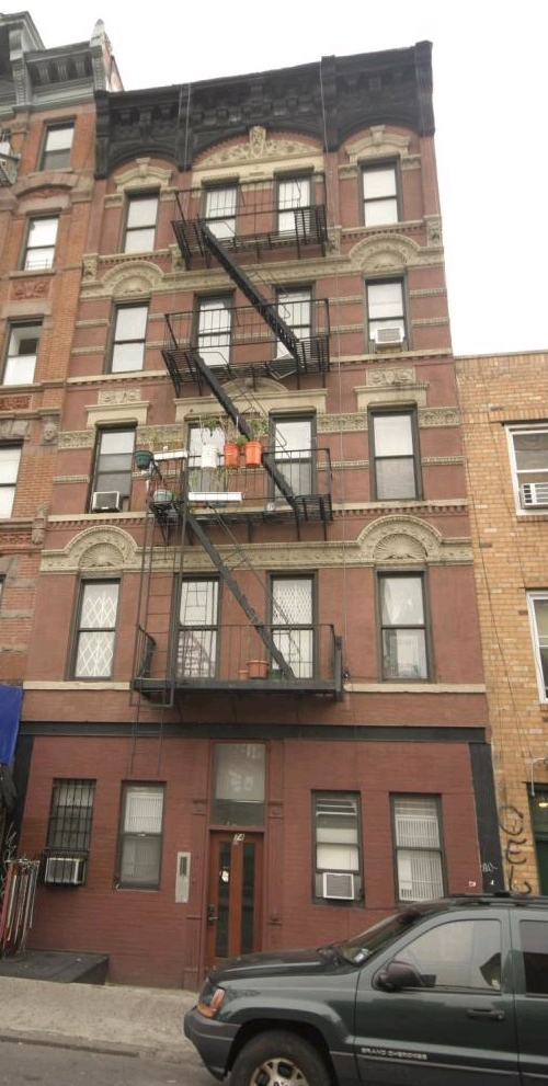 174 Delancey St in New York, NY - Building Photo - Building Photo