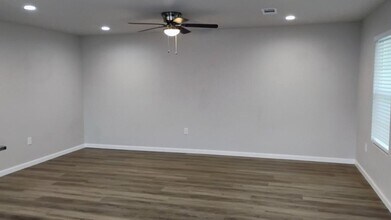 210 Hoover Ln in Azle, TX - Building Photo - Building Photo