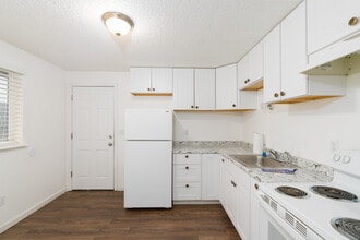 617 E Lacrosse Ave in Spokane, WA - Foto de edificio - Interior Photo