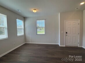 111 Peridot Dr in Statesville, NC - Building Photo - Building Photo