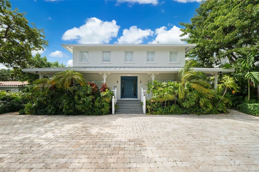 630 Warren Ln in Key Biscayne, FL - Building Photo