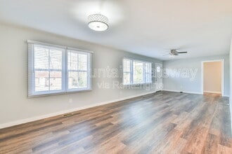 379 Valley Dr in Toccoa, GA - Building Photo - Building Photo