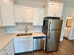 1974 Midyette Rd, Unit 711 in Tallahassee, FL - Building Photo - Building Photo