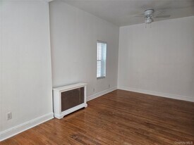 80-66 88th Rd in Queens, NY - Building Photo