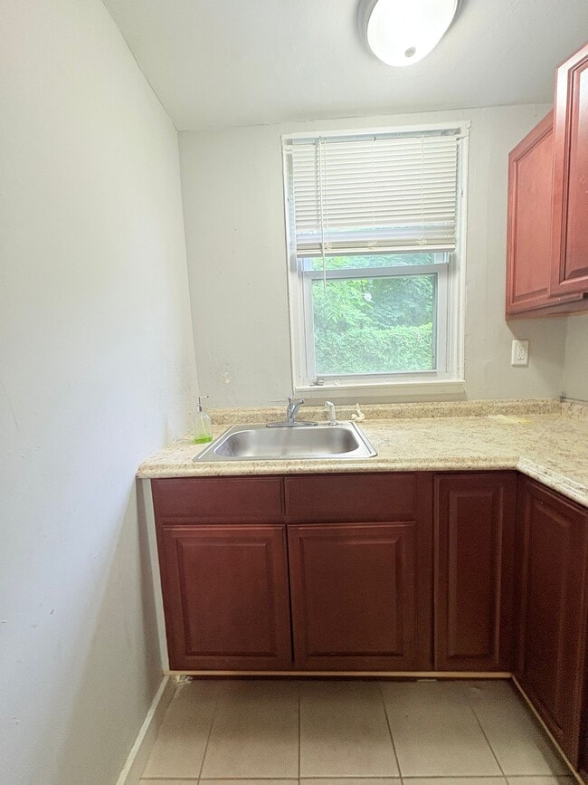 181 Blake St, Unit 2 in New Haven, CT - Building Photo - Building Photo