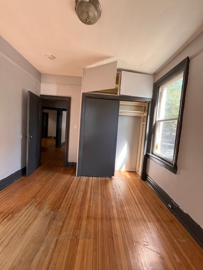36 Rutgers Ave, Unit 1 in Jersey City, NJ - Foto de edificio - Building Photo