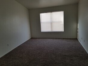 2300 E Silverado Ranch Blvd, Unit 2035 in Las Vegas, NV - Building Photo - Building Photo