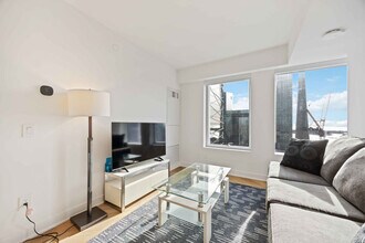 225 Adelaide St W, Unit SI ID1357593P in Toronto, ON - Building Photo - Building Photo