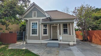 7705 Bright Ave in Whittier, CA - Building Photo