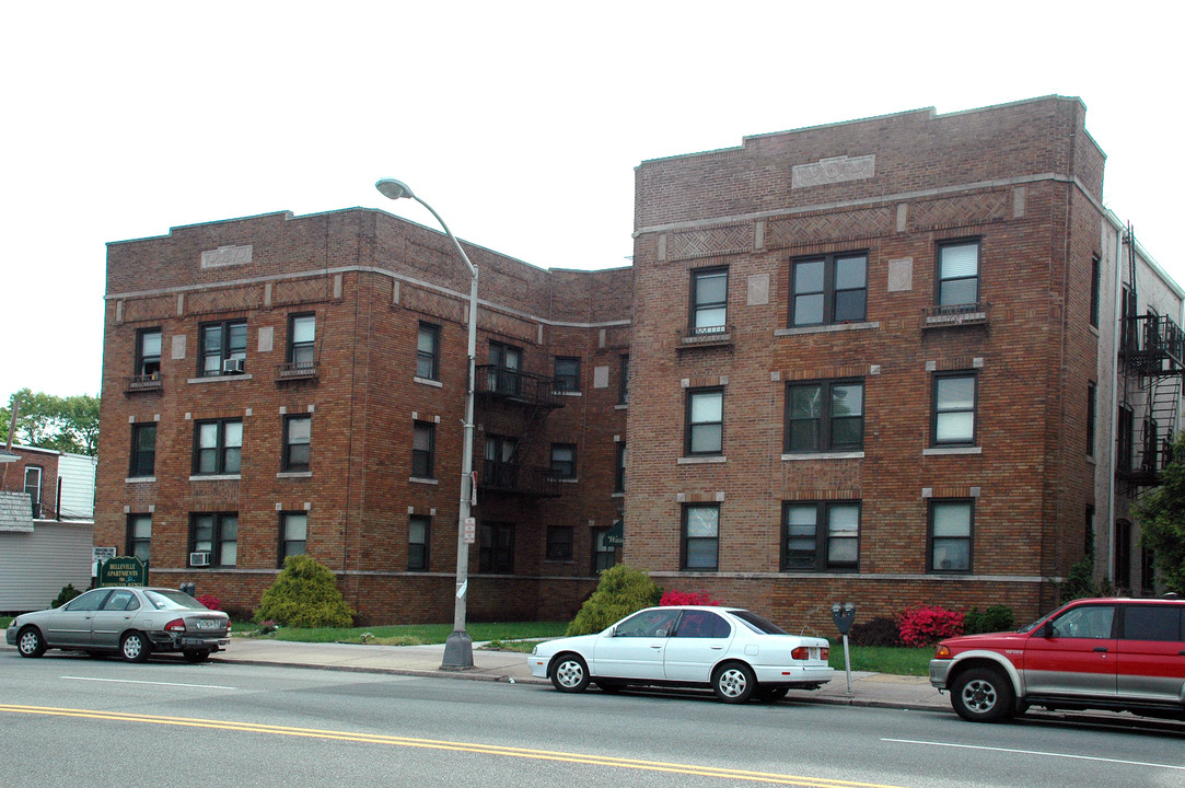 580 Washington Avenue in Belleville, NJ - Building Photo