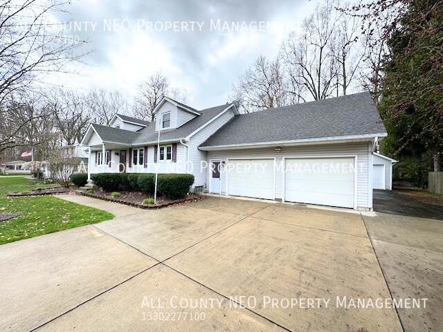 7068 Clingan Rd in Youngstown, OH - Building Photo - Building Photo