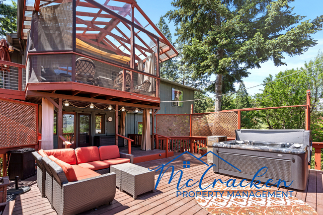 430 Monte Vista Dr in Ashland, OR - Building Photo - Building Photo