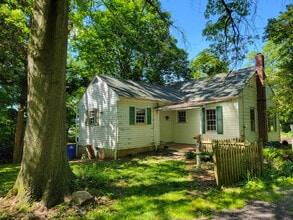 358 Pool Rd in Ephrata, PA - Building Photo - Building Photo