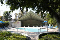 Hanakiki Garden Apartments in Santa Ana, CA - Foto de edificio - Building Photo