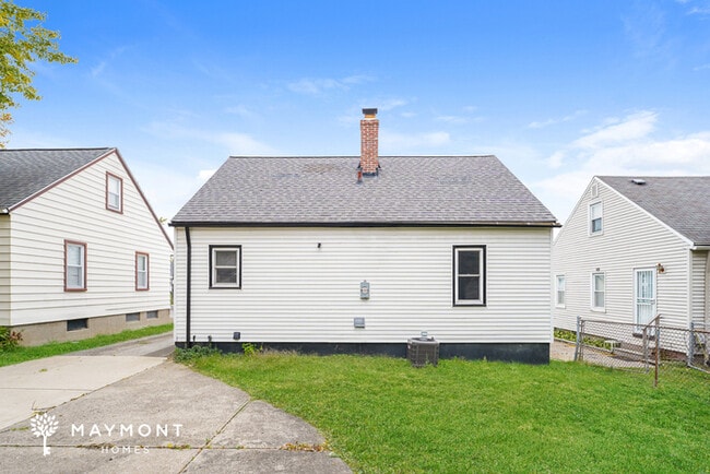 12426 Shady Oak Blvd in Garfield Heights, OH - Building Photo - Building Photo