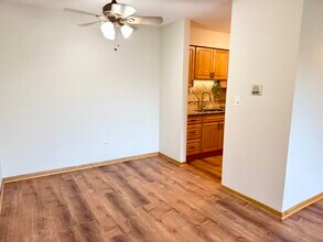 6156 Knoll Way Dr in Willowbrook, IL - Building Photo - Building Photo