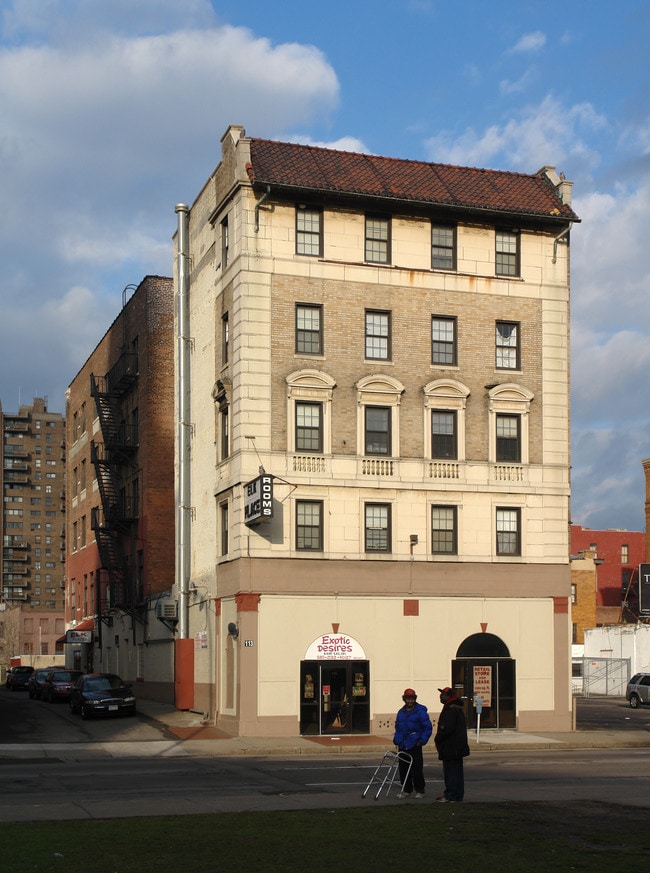 Elk Place in Rochester, NY - Building Photo - Building Photo