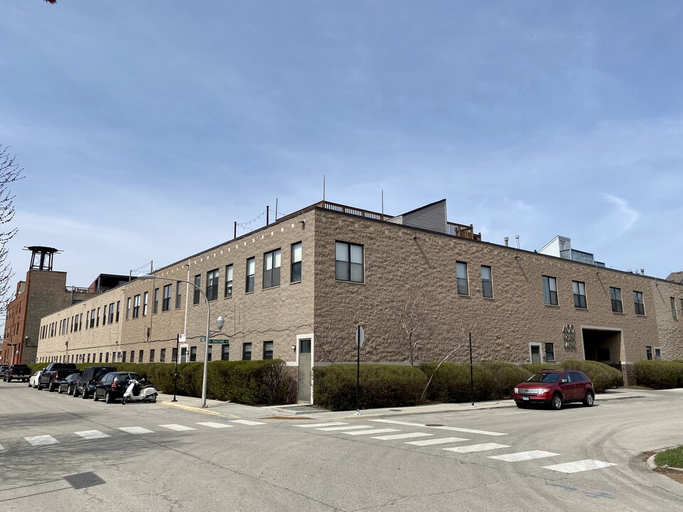 400 N Racine Ave, Unit 101 in Chicago, IL - Building Photo