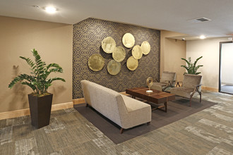 Cascade Apartments in Rochester, MN - Building Photo - Interior Photo